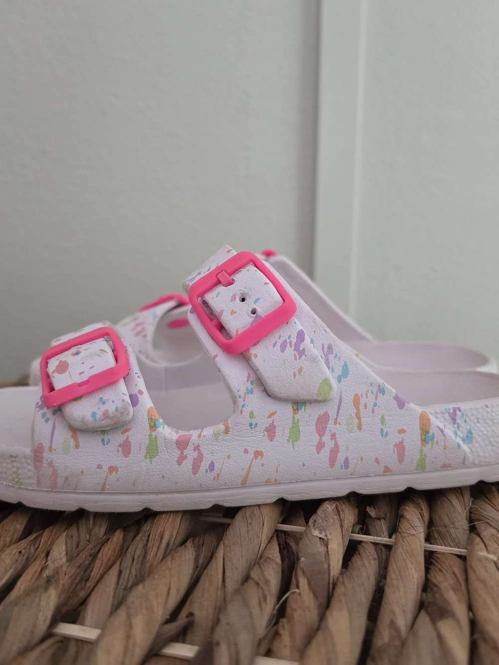 Children's Place White Paint-Splash Sandals Size 2 Kids